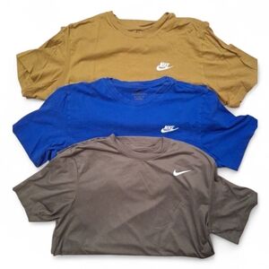 Nike T-Shirt Set in Tan, Blue, and Gray Size Medium